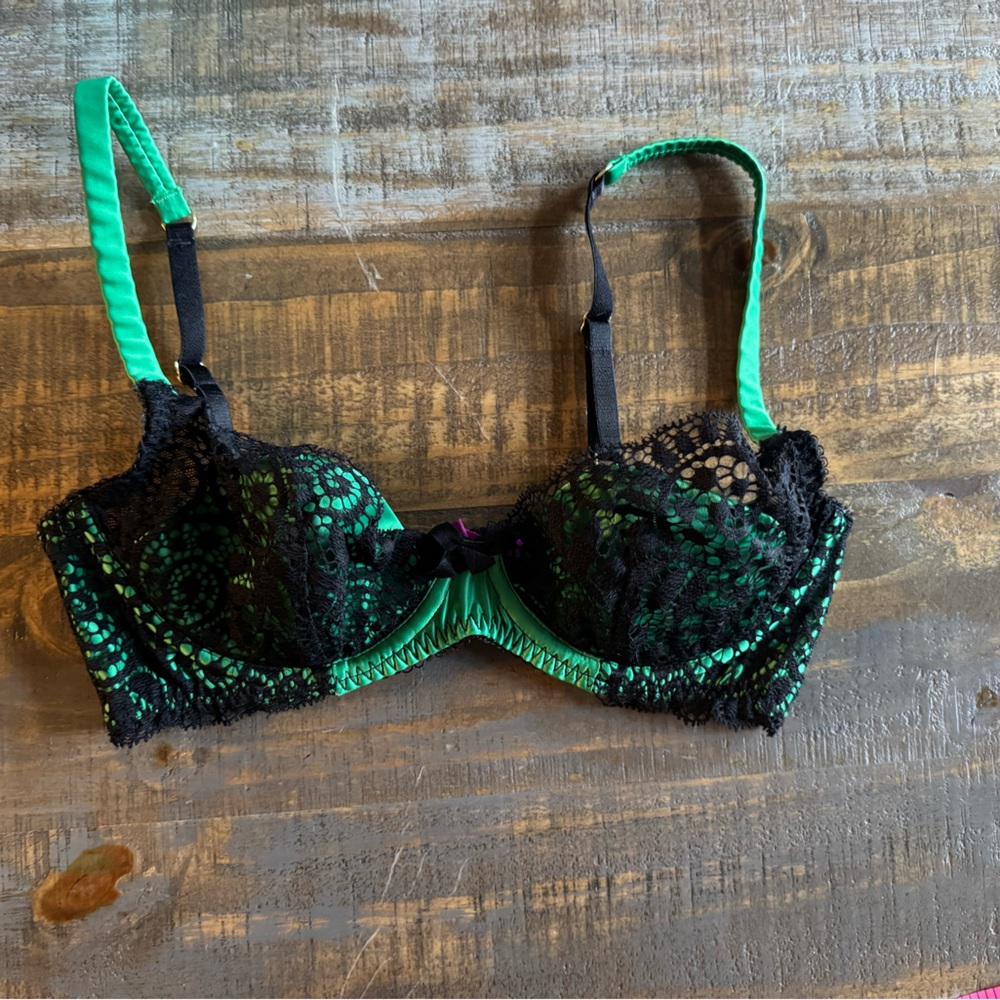 NWOT L'Agent Bra - 32C